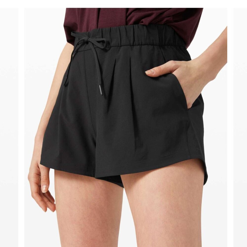 Lululemon Stroll at Sundown Short 3"
